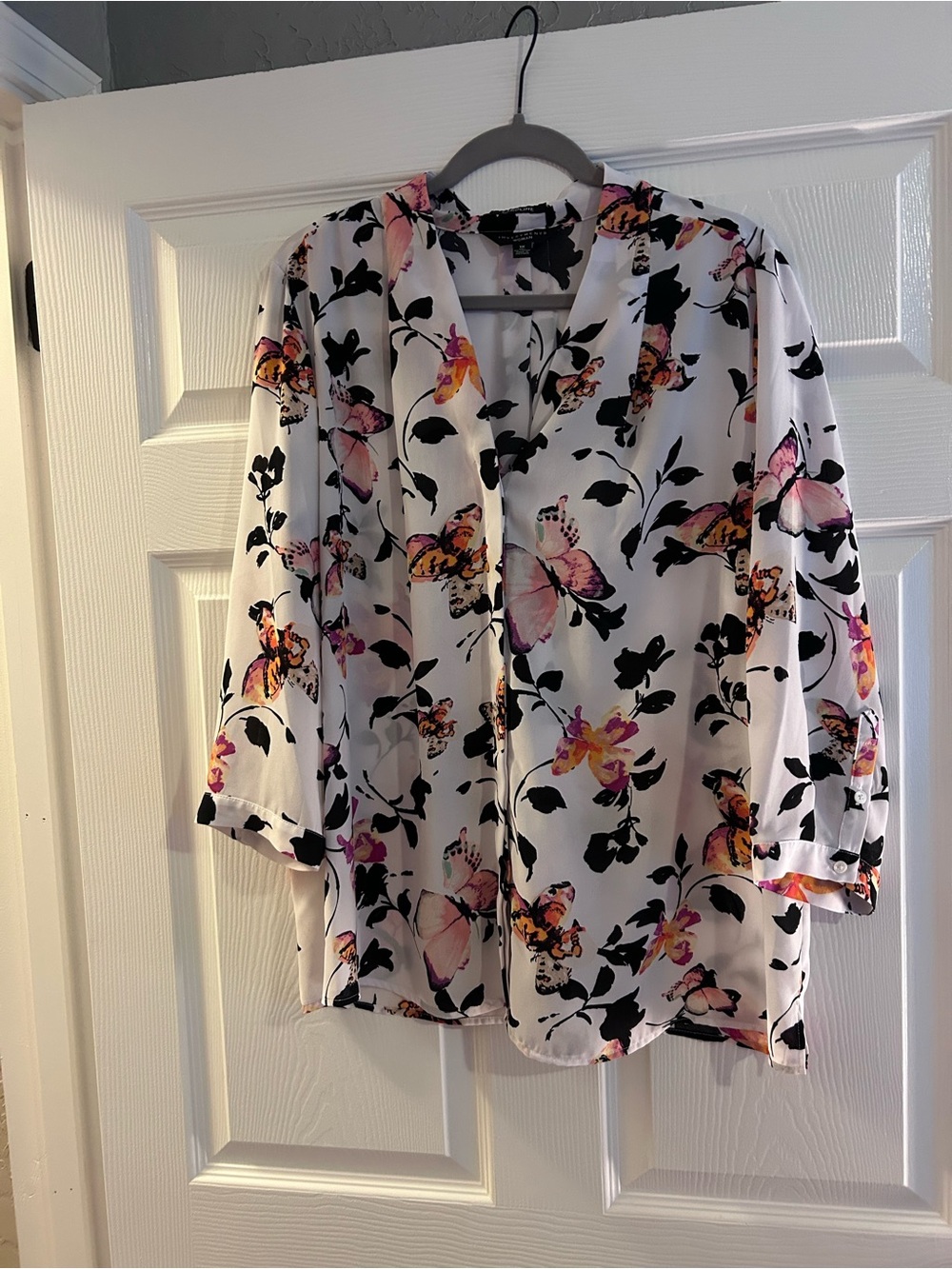 Investments White Floral Butterfly Blouse